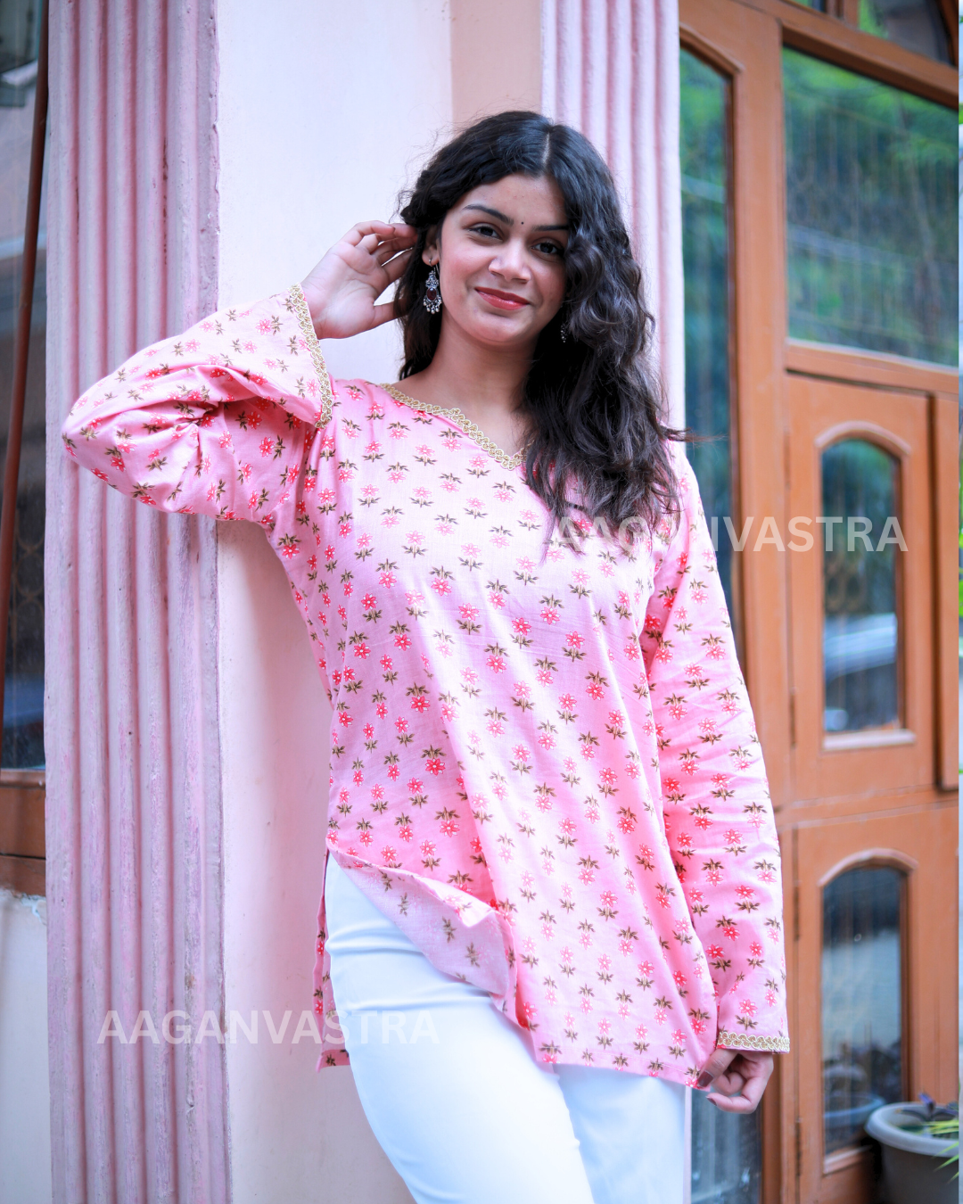 Noor-e-Gulabi – Pink Floral Cotton Kurti with Elegant Detailing